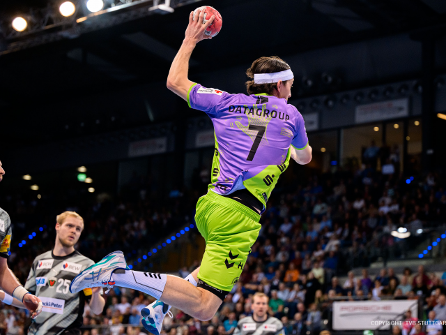 player-tvb-stuttgart-with-trikot-from-studiokurbos