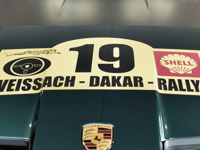 Close-up-of-the-front-of-the-Porsche-Dakar