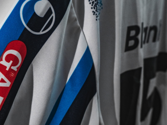 close-up-jersey-design-stuttgarter-kickers-blue-vertical-stripes-with-red-gazi-logo-on-sleeve
