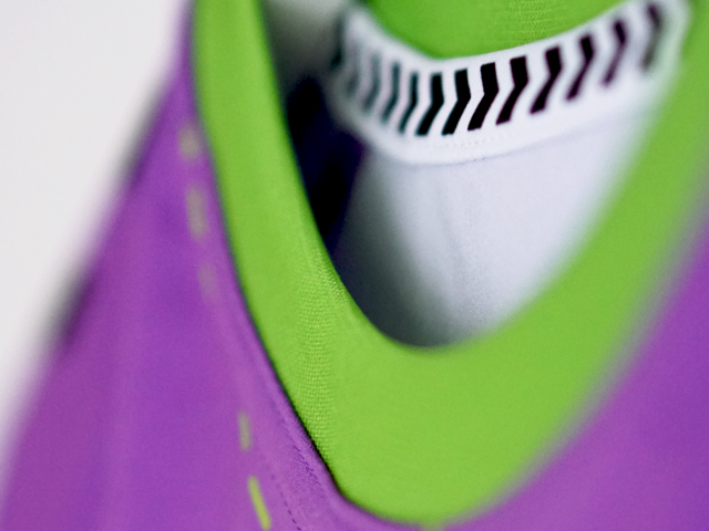 detailshot-jersey-inner-collar-with-black-and-white-details