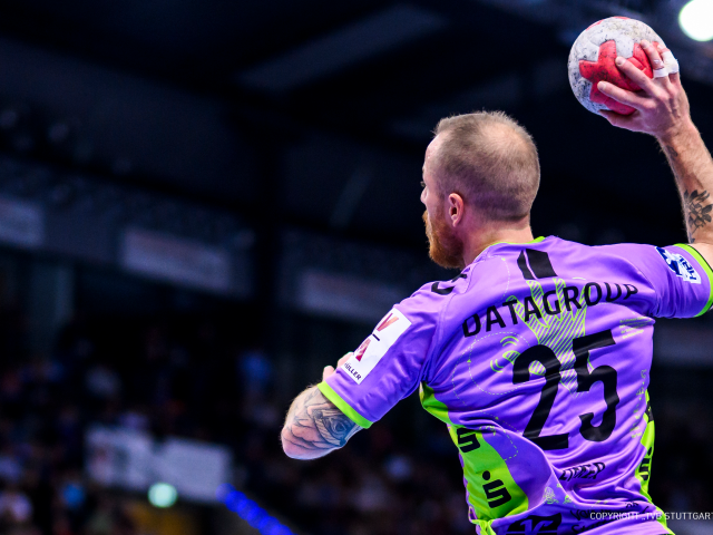 player-tvb-stuttgart-with-trikot-from-studiokurbos