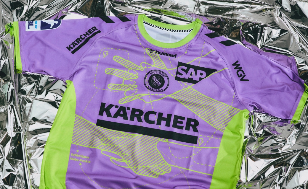 big-view-to-purple-sustainability-jersey-with-green-details-and-topic-first-aid