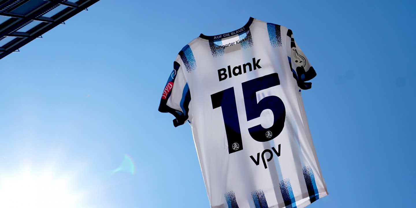 jersey-back-with-number-15-in-front-of-bright-blue-sky-jersey-white-with-blue-dotted-stripes